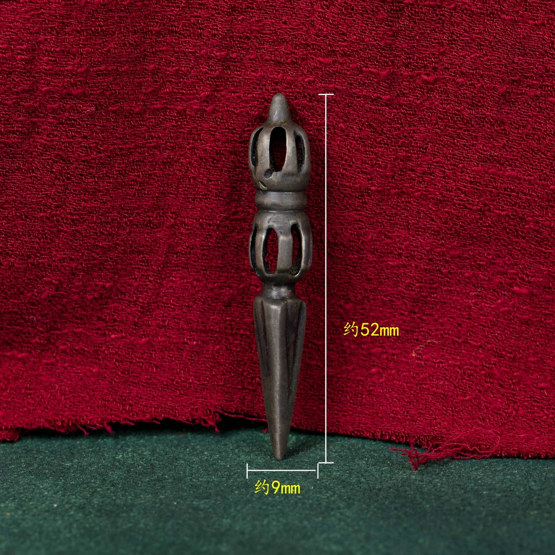 1324  到代异形饰品