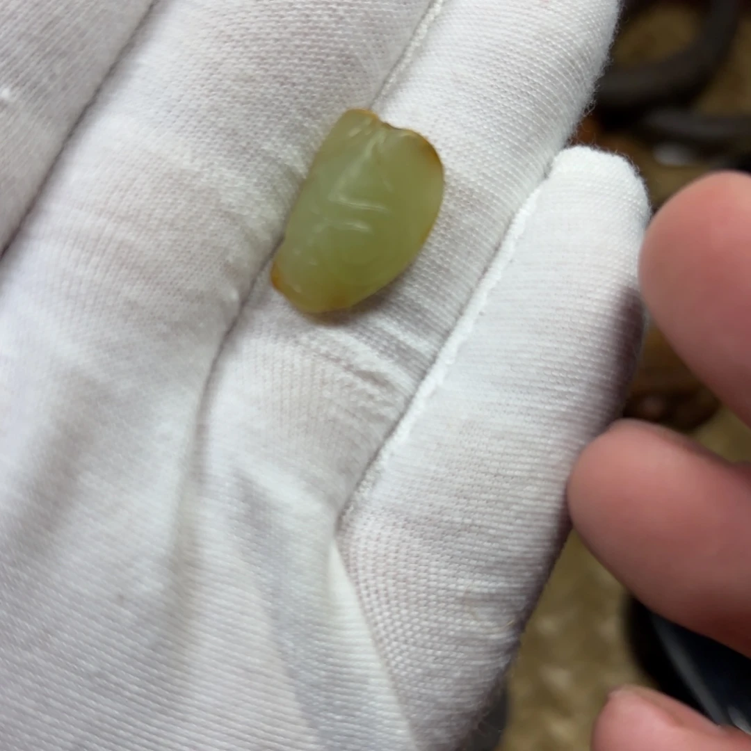 岫岩河磨玉（透闪石质玉）颈饰未镶嵌一*