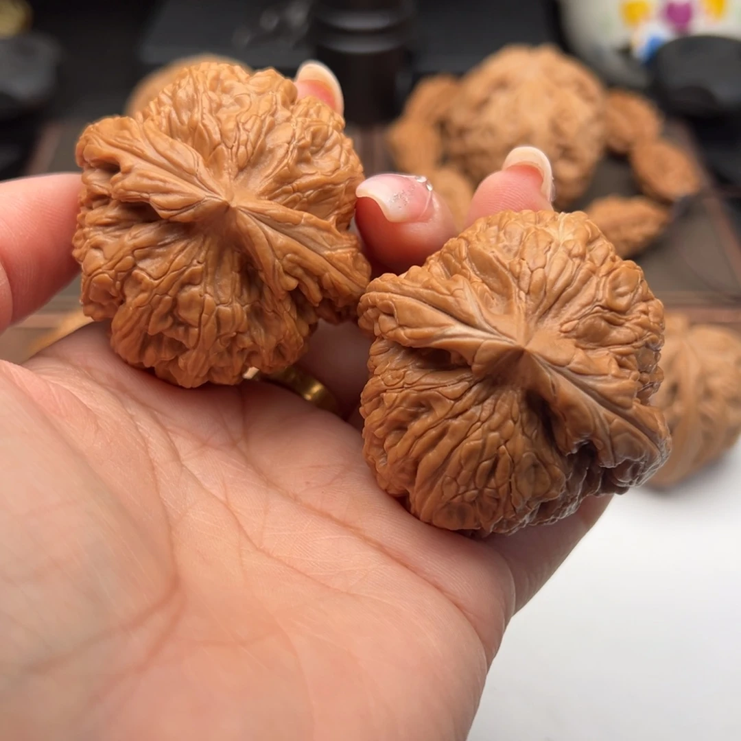 文玩核桃把件红锦鲤48