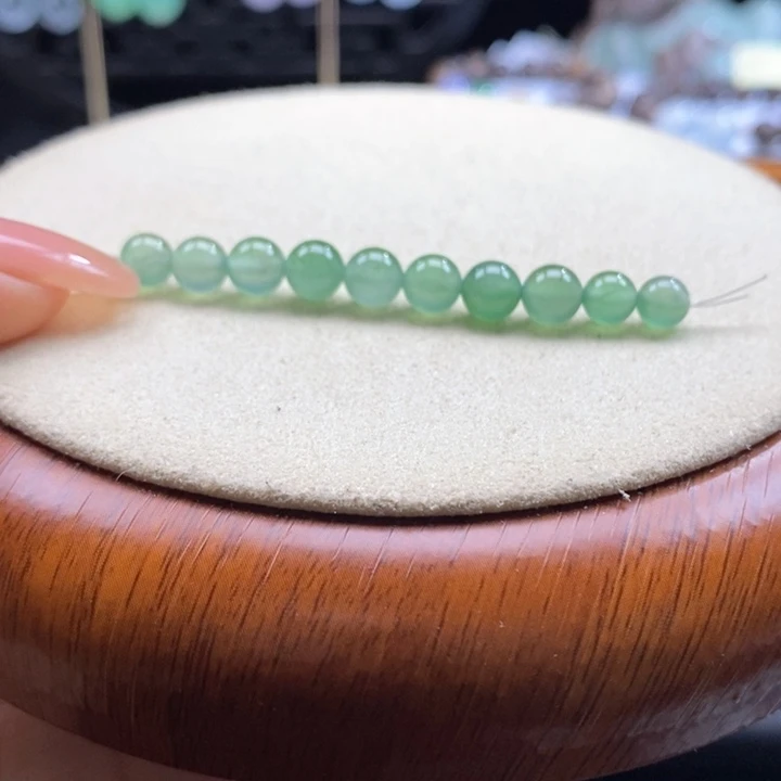 翡翠未镶嵌颈饰翡翠冰绿小珠