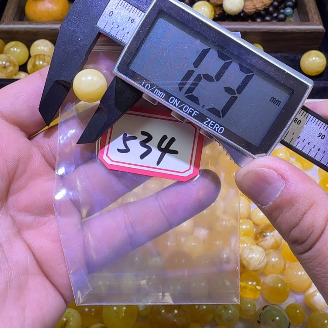 豫***鲁蜜蜡未镶嵌珠宝奇石