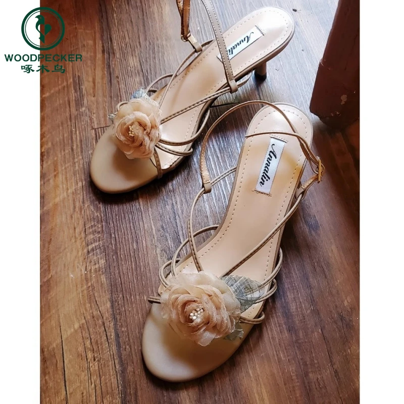 啄木鸟复古花朵鞋仙女风温柔中跟山茶花细跟夏季凉鞋女不掉跟女鞋