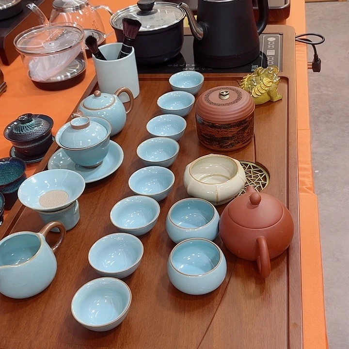 我们还不到七年前在这所高中