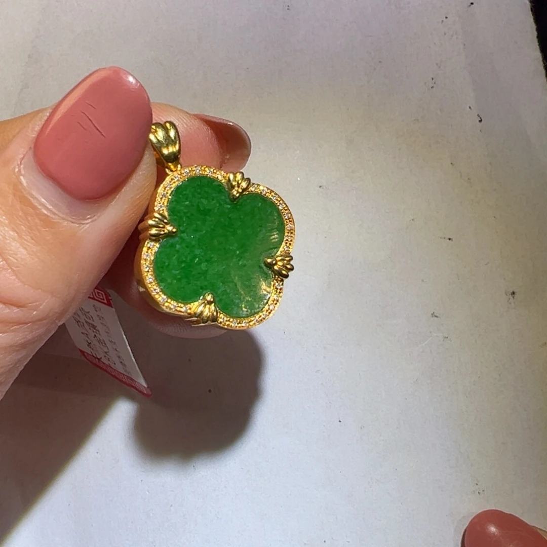 翡翠颈饰18K金镶嵌吊坠