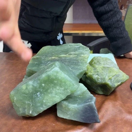 你***8蛇纹石玉未镶嵌原石