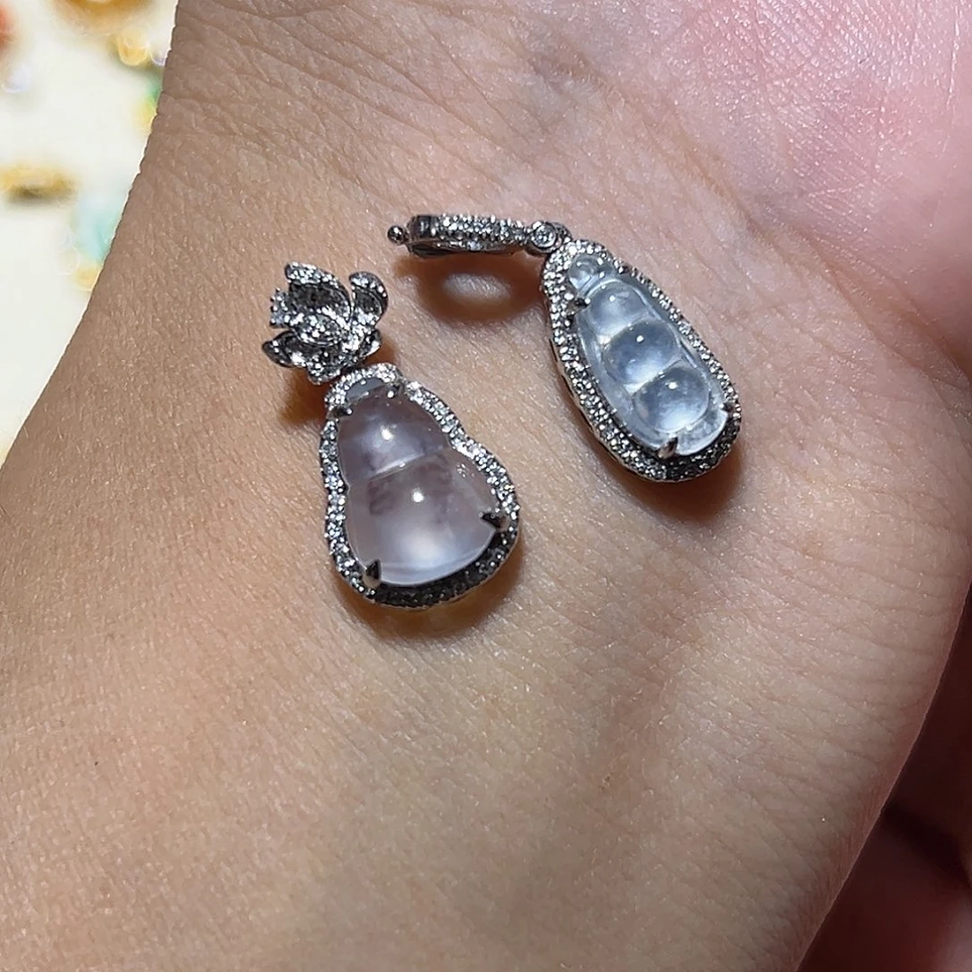 S***a翡翠18K金镶嵌颈饰