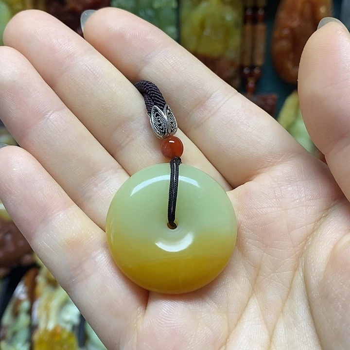 未镶嵌岫玉吊坠(赠链)