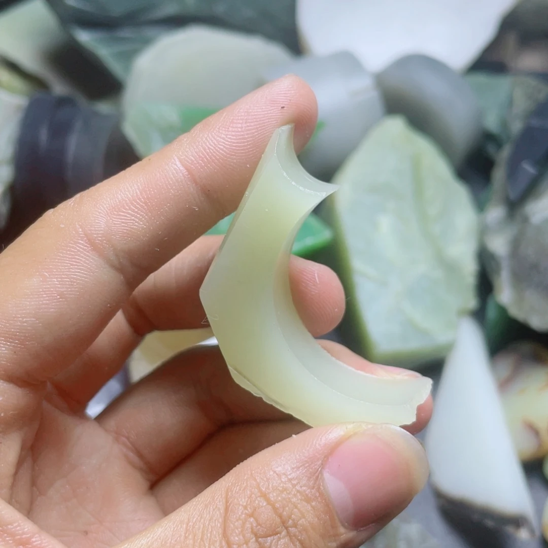 和田玉（糖玉）未镶嵌挂件