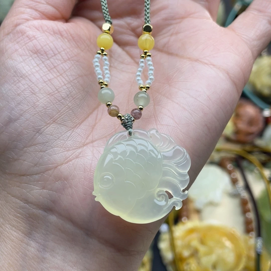 蛇纹石玉颈饰未镶嵌