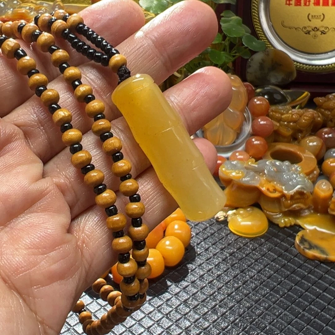 石英质玉未镶嵌颈饰