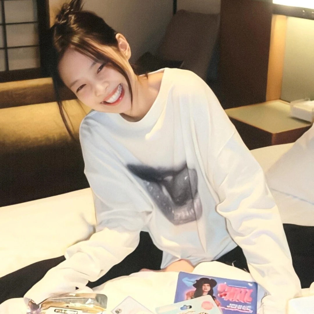 Jennie同款白色唇印印花宽松百搭长袖t恤上衣圆领卫衣女秋冬美式