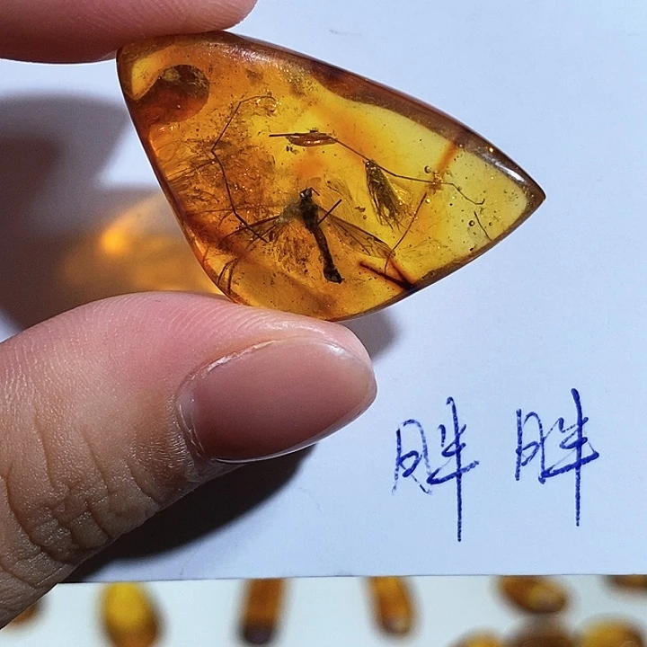 定制琥珀虫珀吊坠