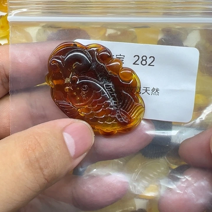 琥珀未镶嵌珠宝奇石