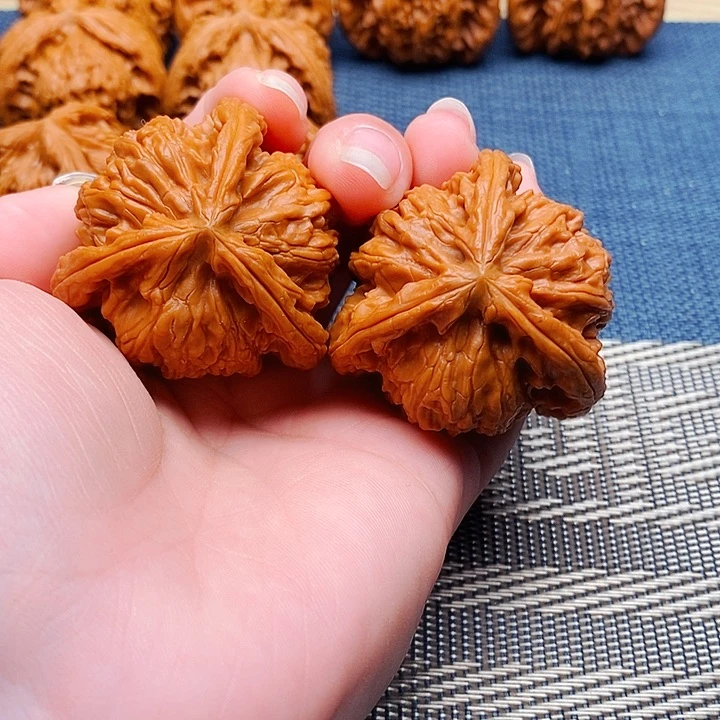 祝***子吊坠文玩核桃三棱