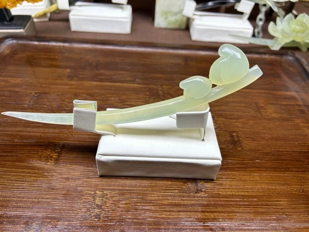 天然岫玉发簪 百搭桃子玉簪