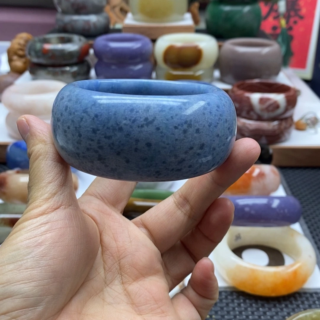 没***事石英岩玉手镯未镶嵌