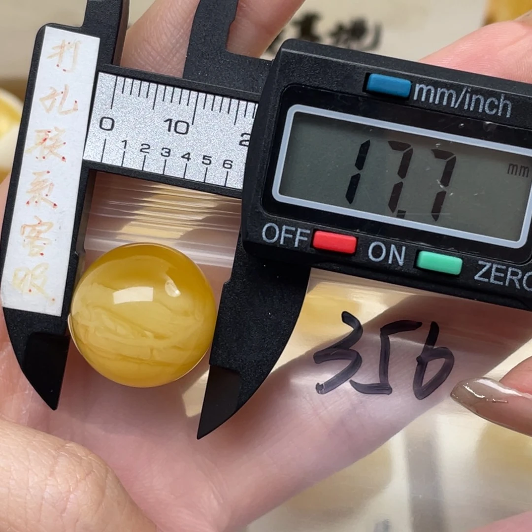 蜜蜡裸石未镶嵌爱*?蜜蜡