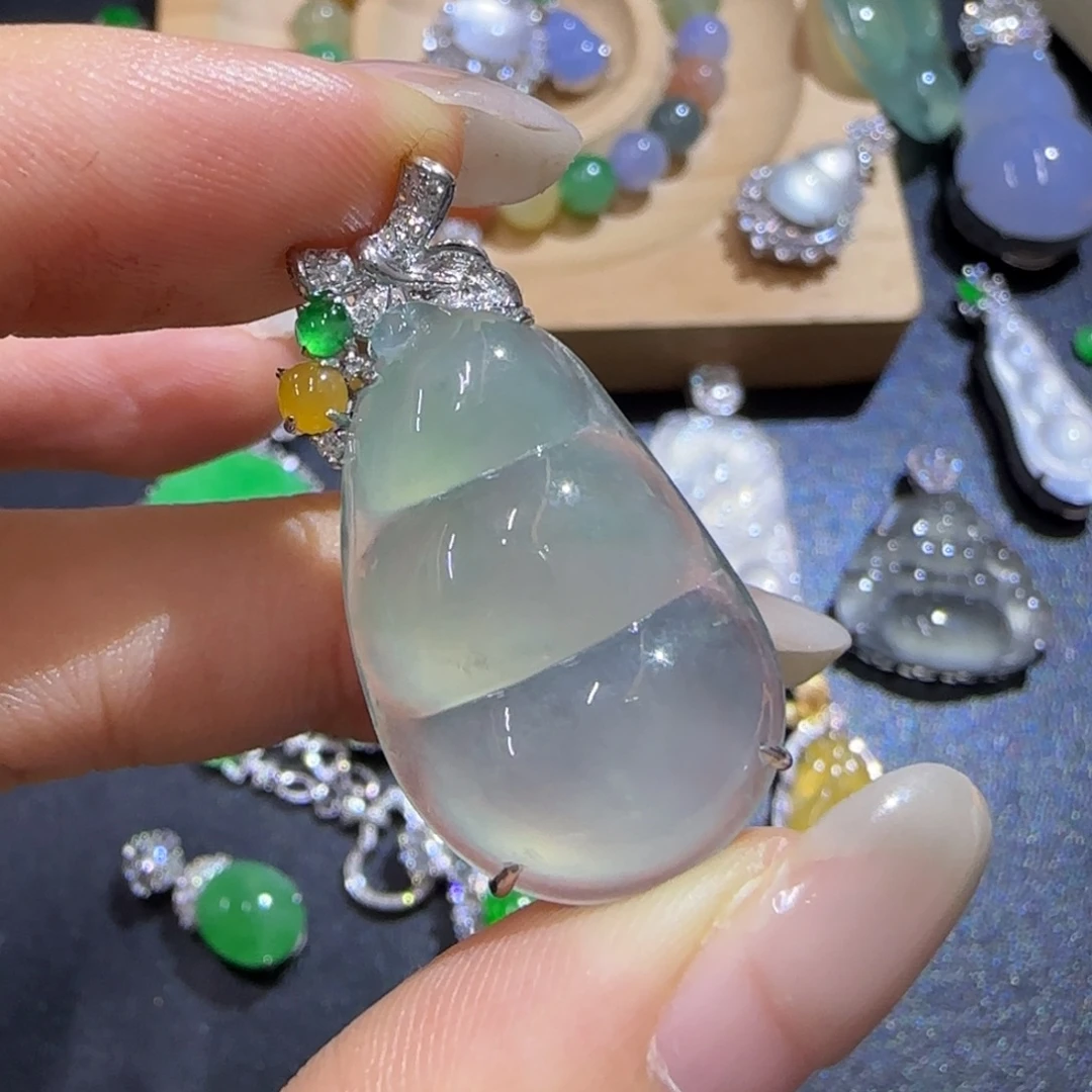 翡翠18K金镶嵌颈饰精品