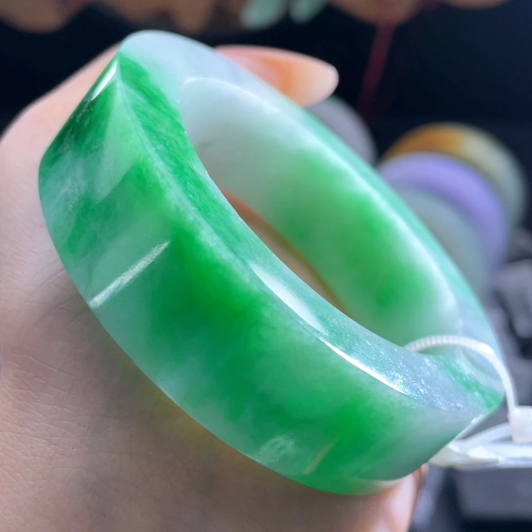 未镶嵌手镯定制翡翠