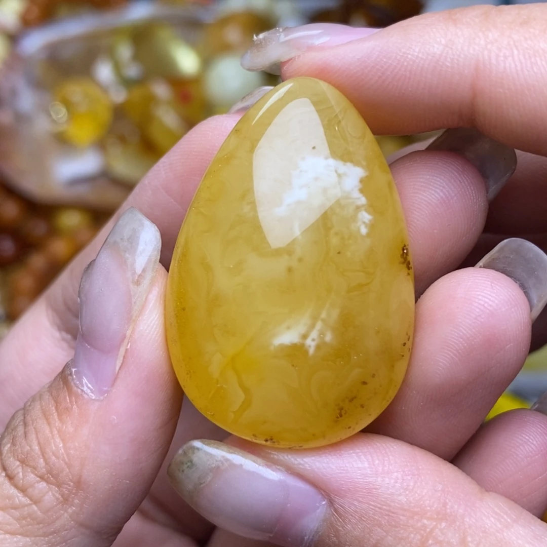 未镶嵌琥珀珠宝奇石