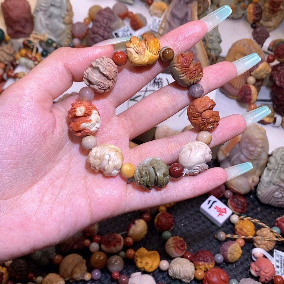 未镶嵌手串石英质玉（阿拉善玉）
