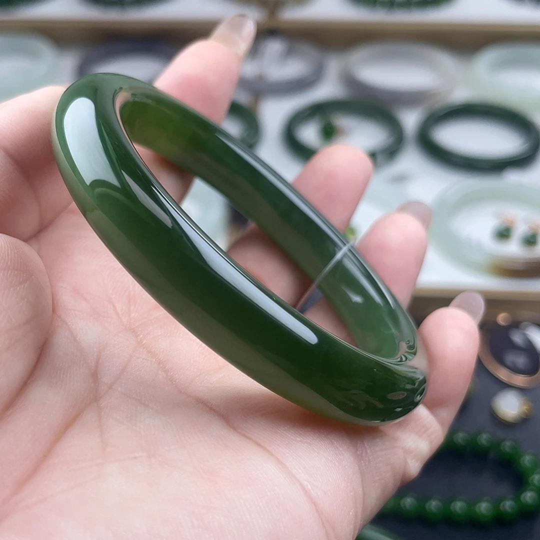 和田玉（碧玉）手镯未镶嵌