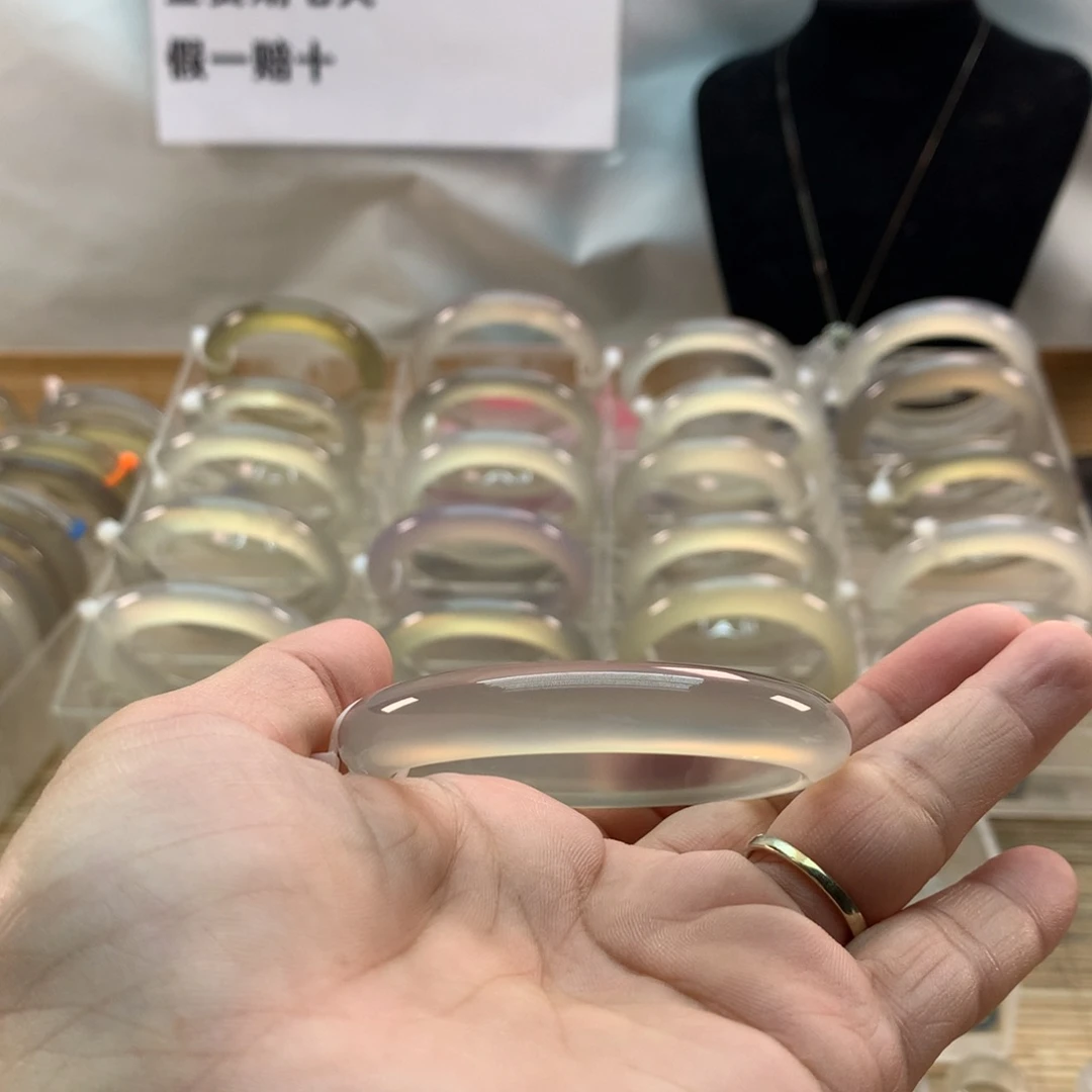 手镯玛瑙/玉髓未镶嵌