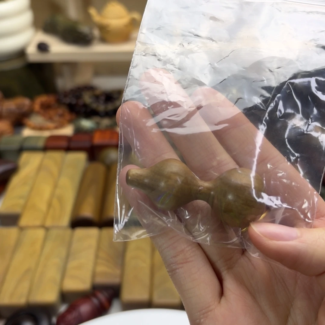 那***卡木绿檀木料工艺品