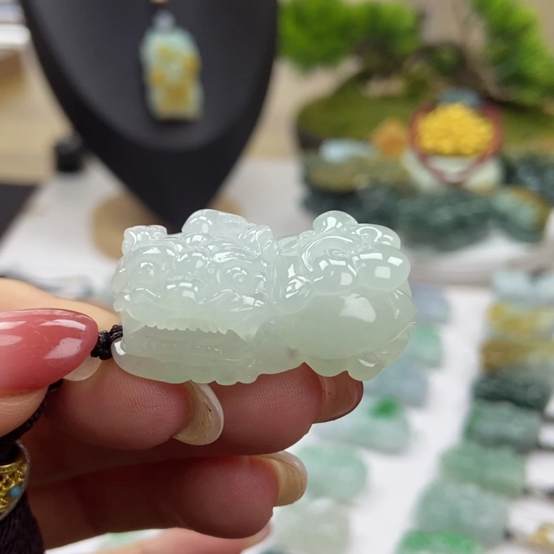 颈饰未镶嵌翡翠A1 阴阳脚冰胶霸王貔貅