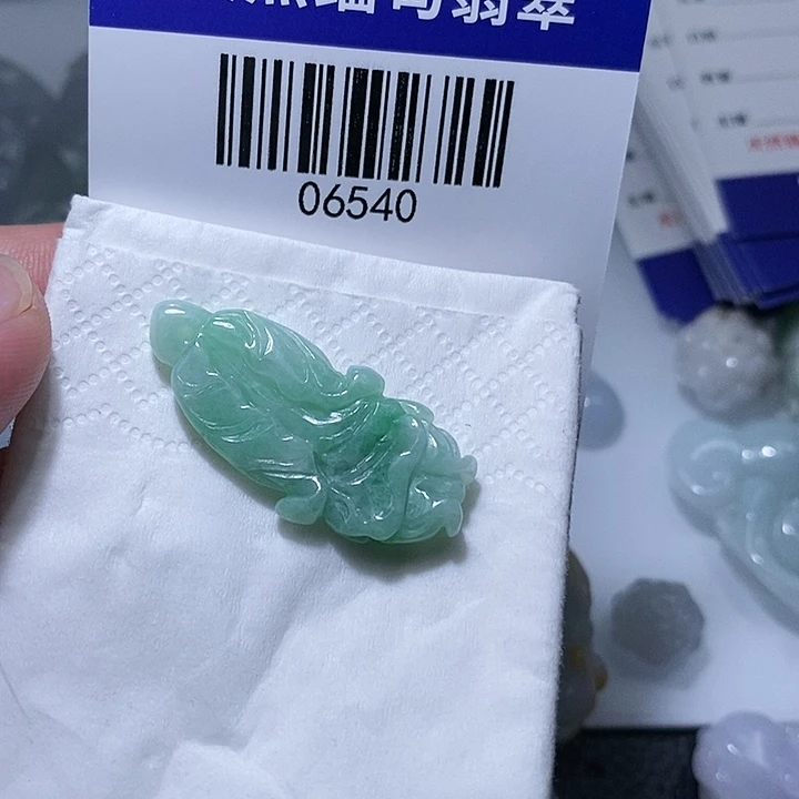 翡翠未镶嵌颈饰天光墟翡翠市场现金代购