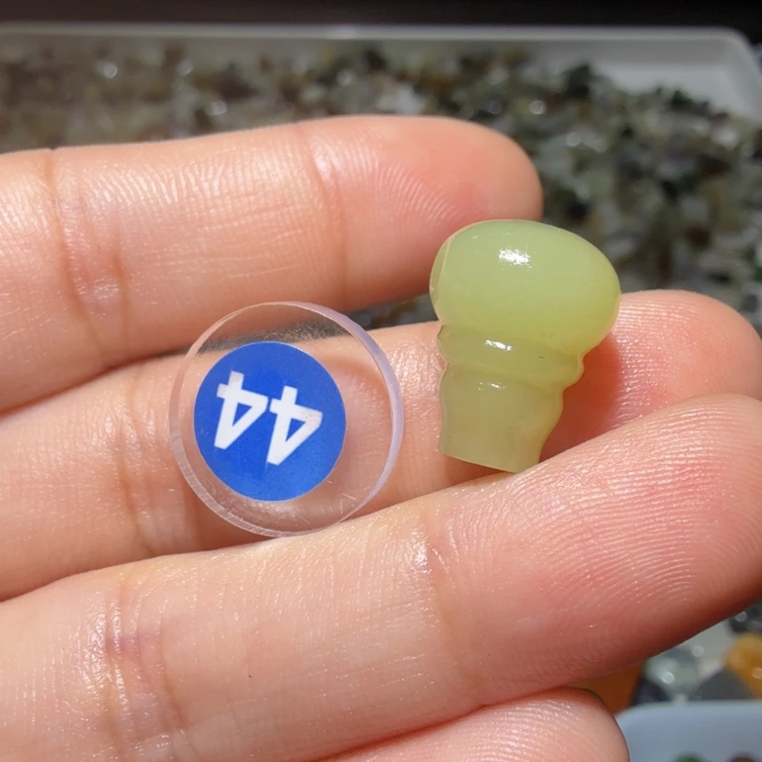 和田玉未镶嵌珠宝奇石