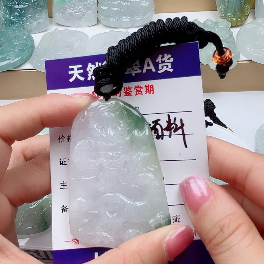 翡翠未镶嵌颈饰