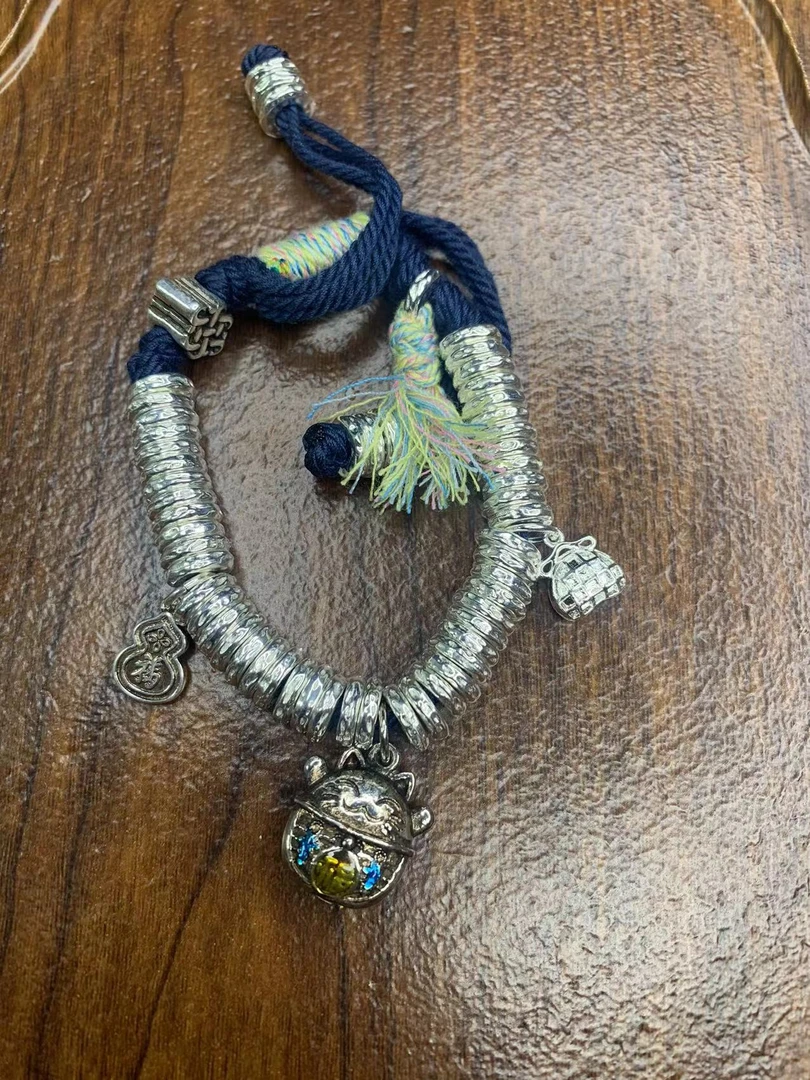 069 蓝绳招财猫盘缠手链 无礼盒