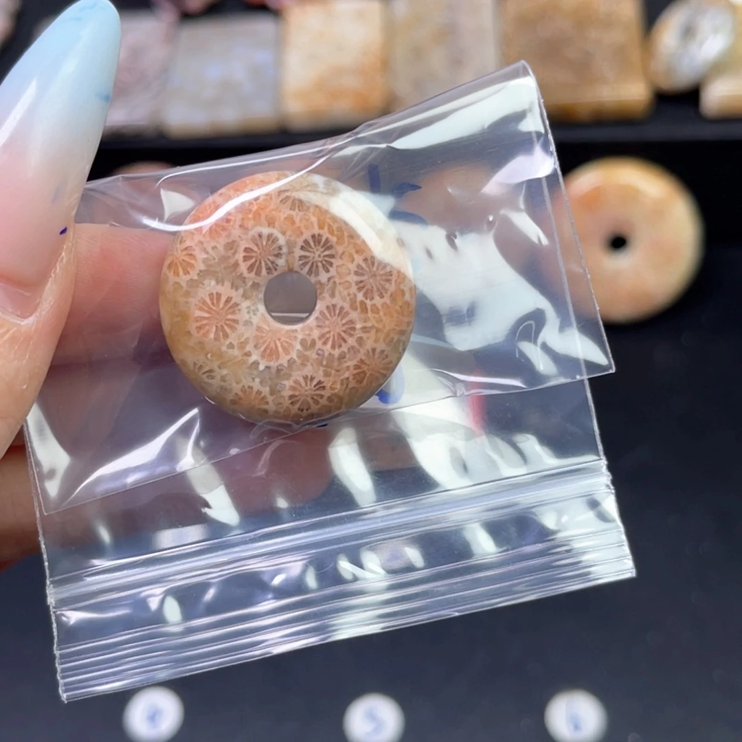 硅化珊瑚（珊瑚玉）吊坠未镶嵌