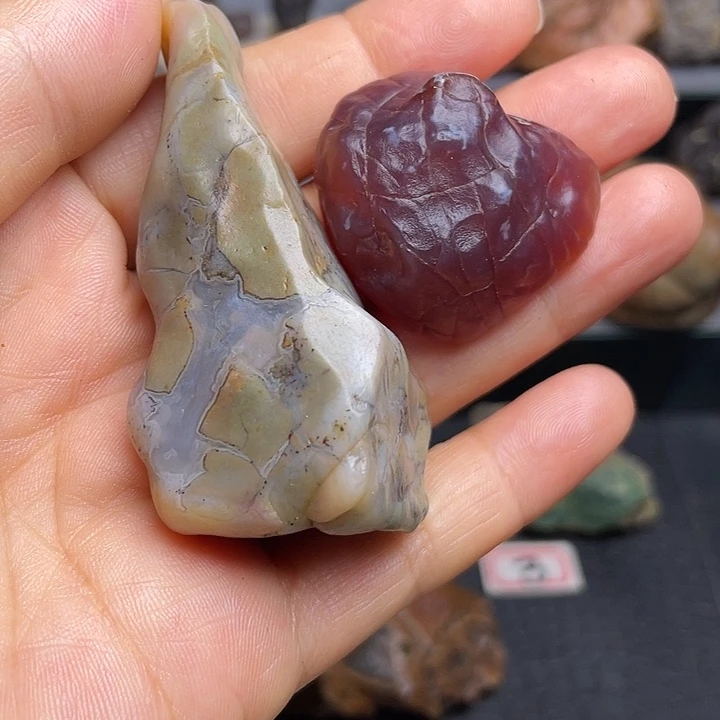 余***安有机玻璃阿拉善戈壁石