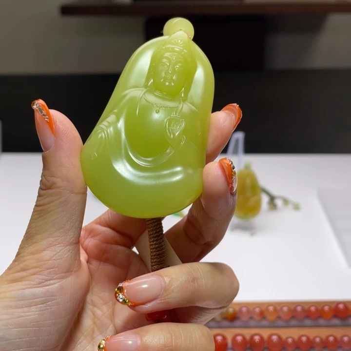 飞***鱼石英质玉（缅黄）未镶嵌颈饰