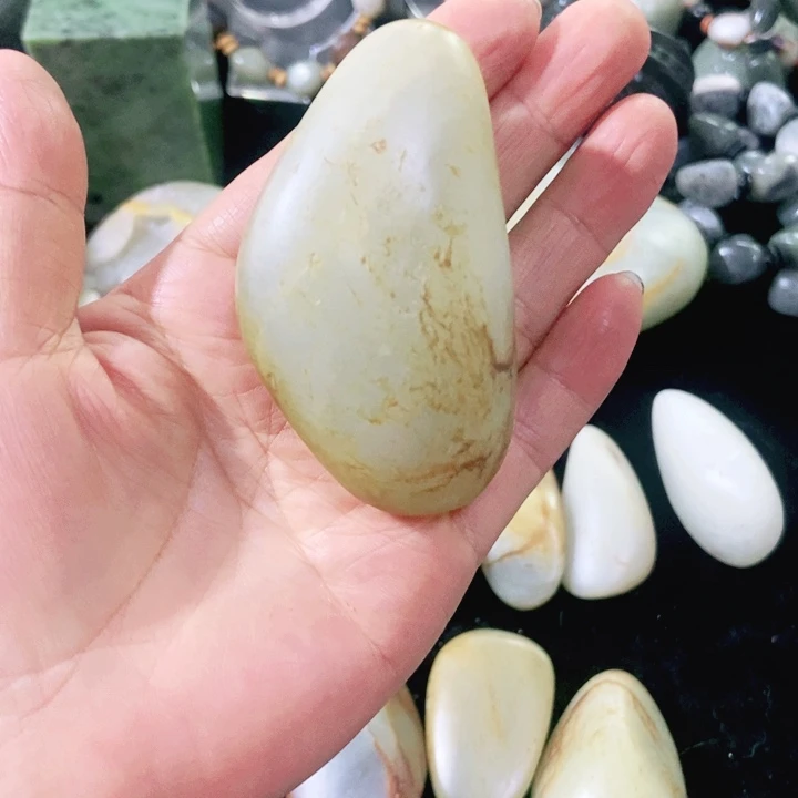 青***牛和田玉（糖玉）未镶嵌车挂