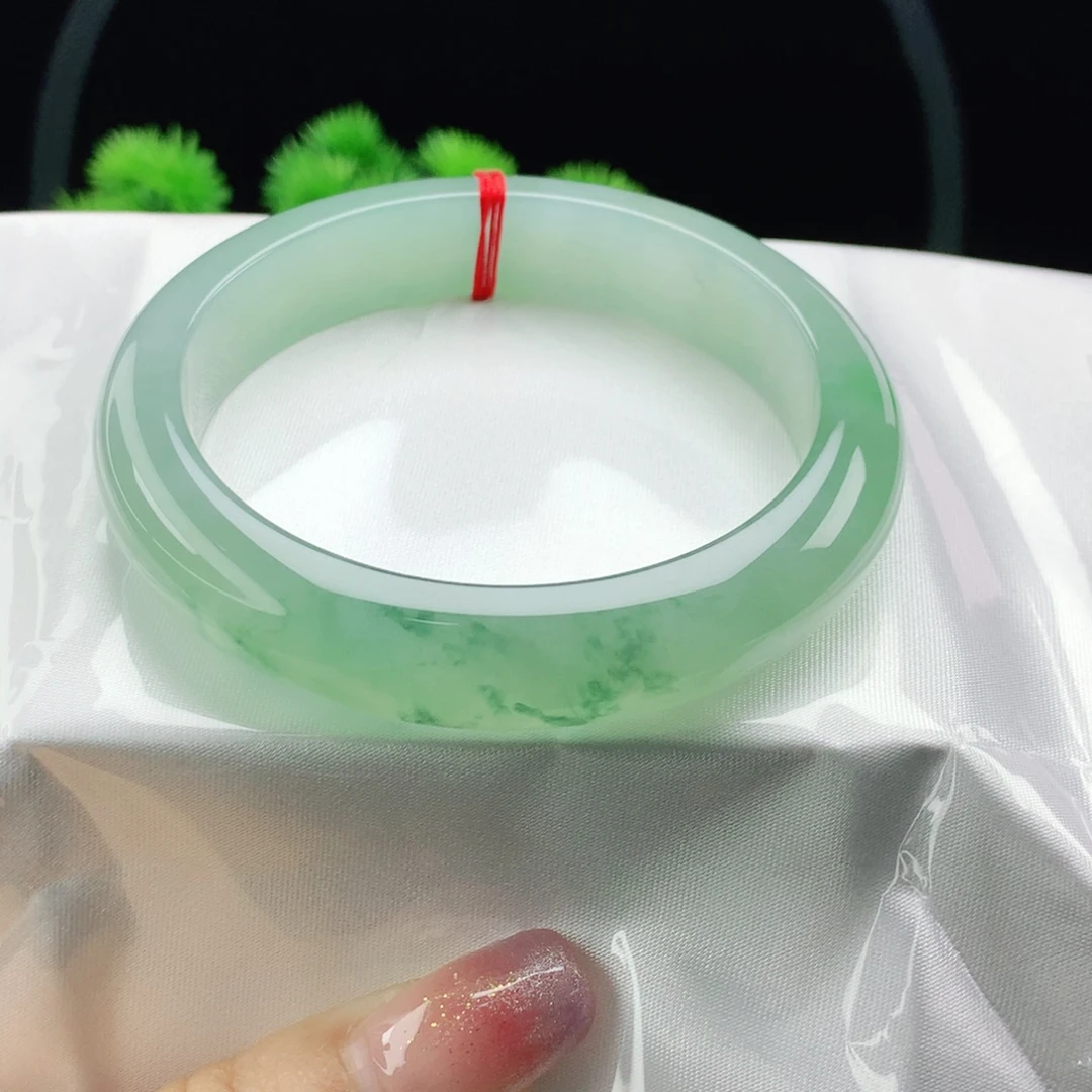 翡翠未镶嵌手镯正