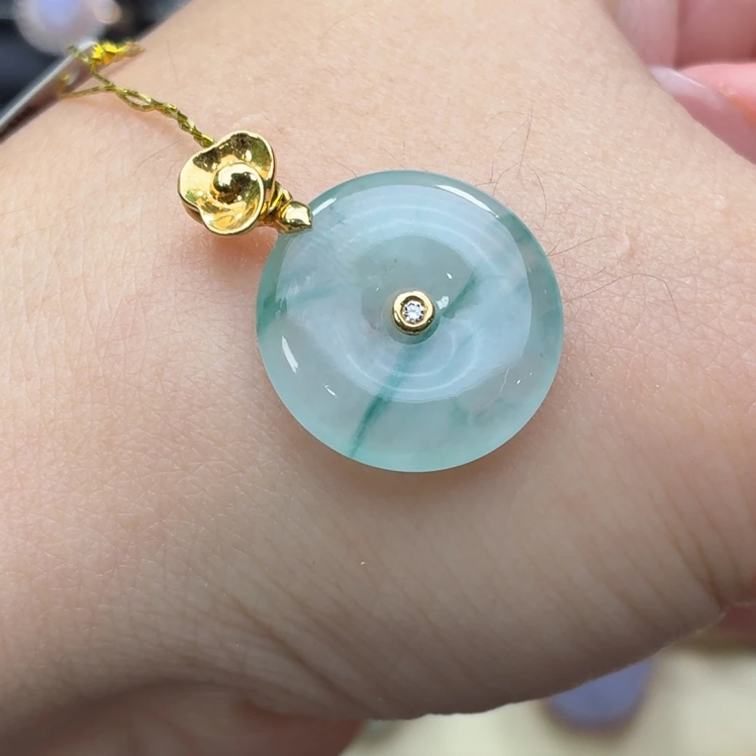 翡翠18K金镶嵌颈饰