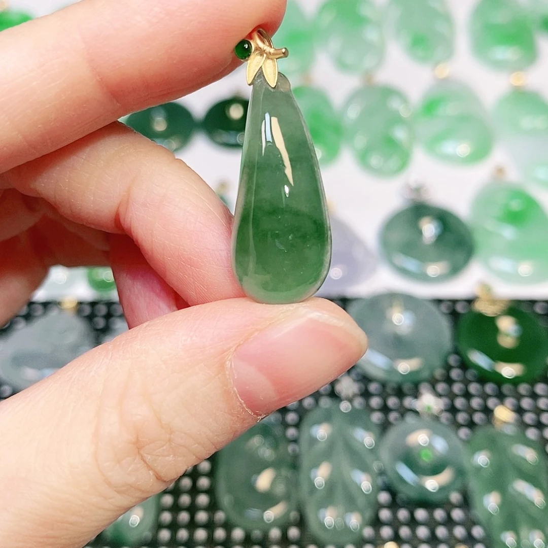 翡翠吊坠(不含链)18K金镶嵌