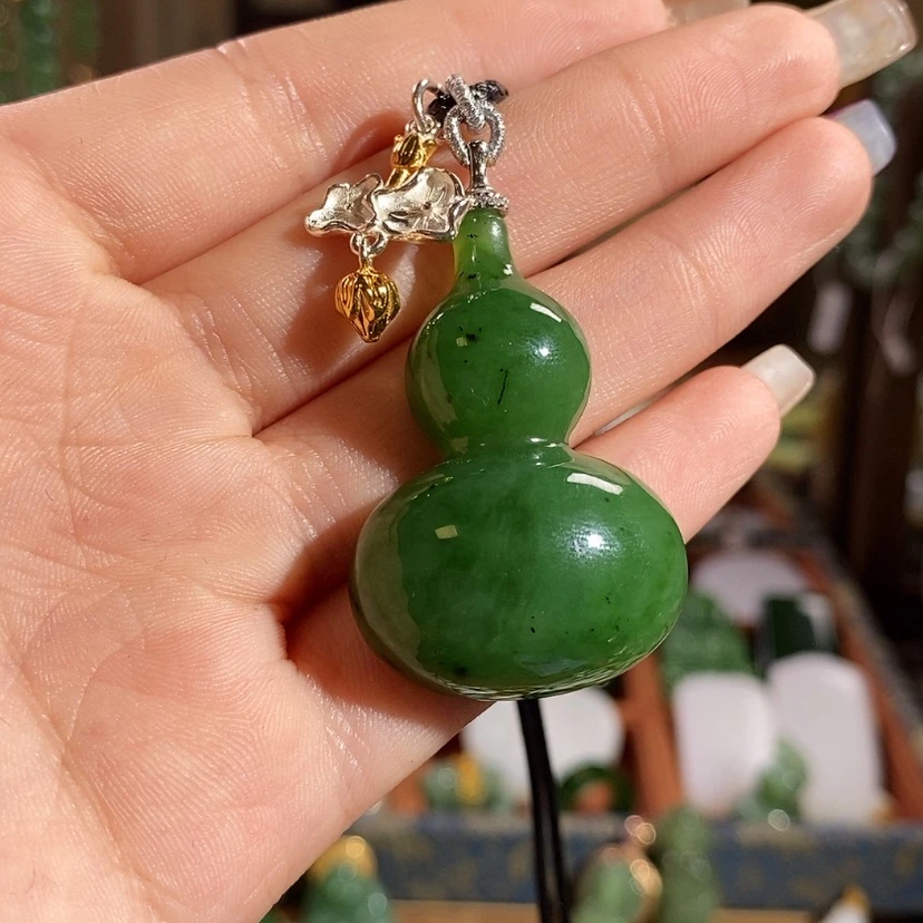 【闪购商品】吊坠(赠链)未镶嵌和田玉