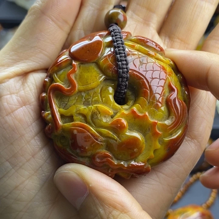 微***朵玛瑙/玉髓未镶嵌颈饰