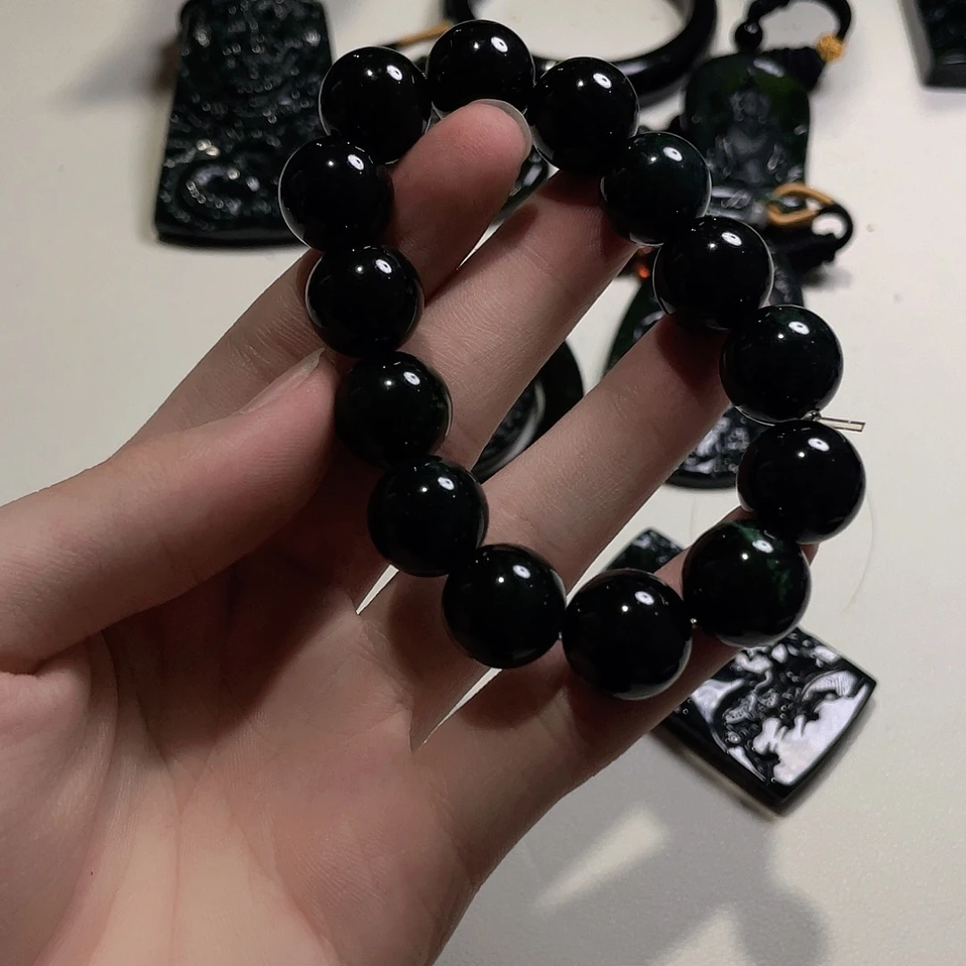 翡翠未镶嵌颈饰翡翠16