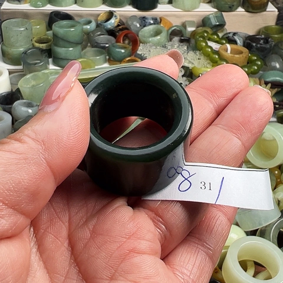 【闪购商品】未镶嵌蛇纹石玉戒指狠**哥