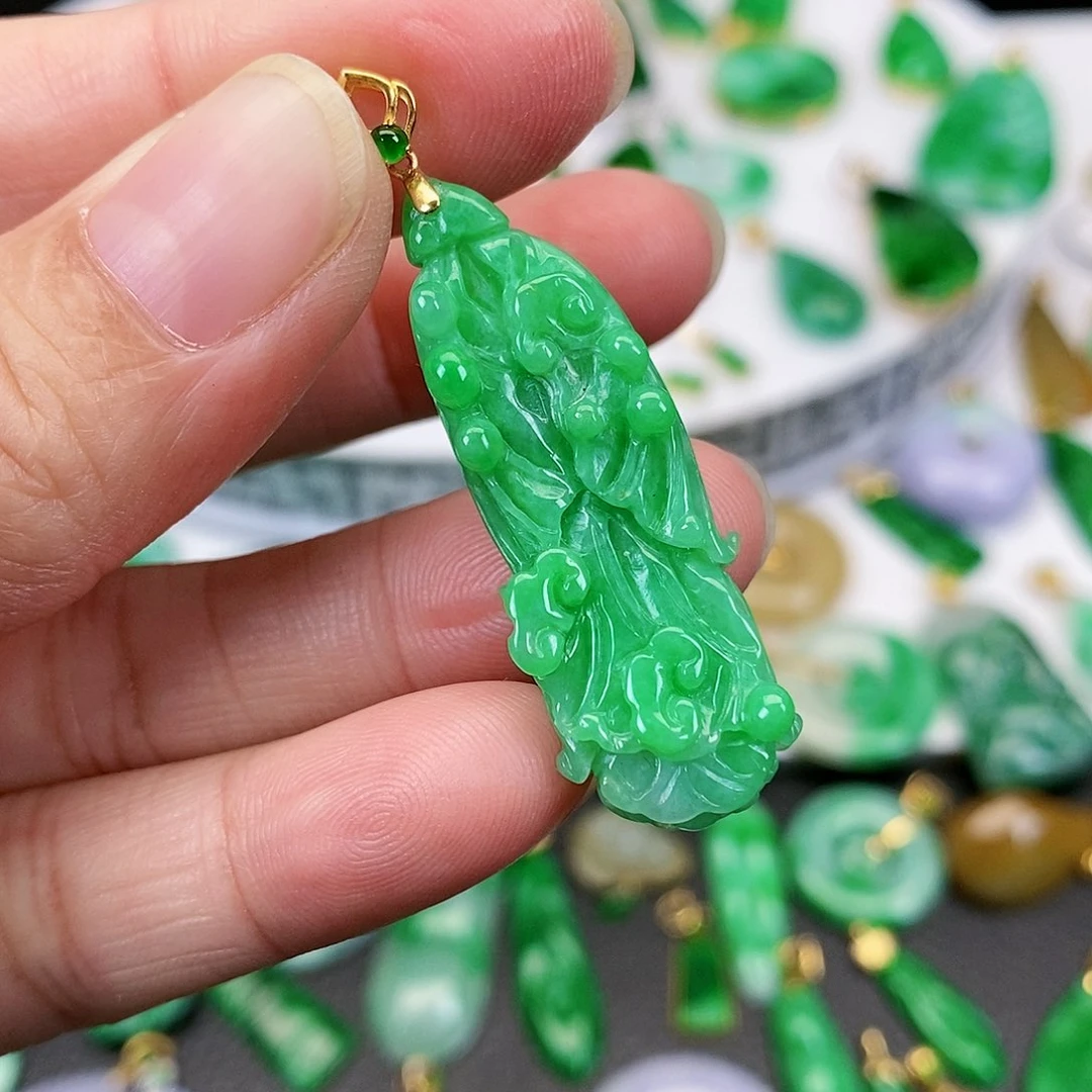翡翠吊坠(不含链)18K金镶嵌