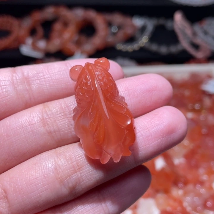 南红玛瑙冰飘配饰金鱼未镶嵌2253