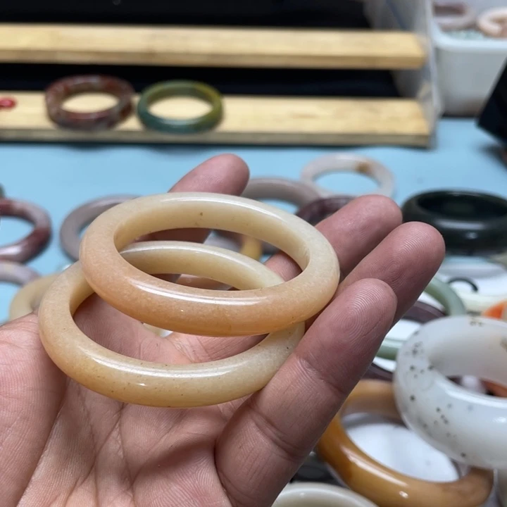 石英岩玉手镯合金诸**遂