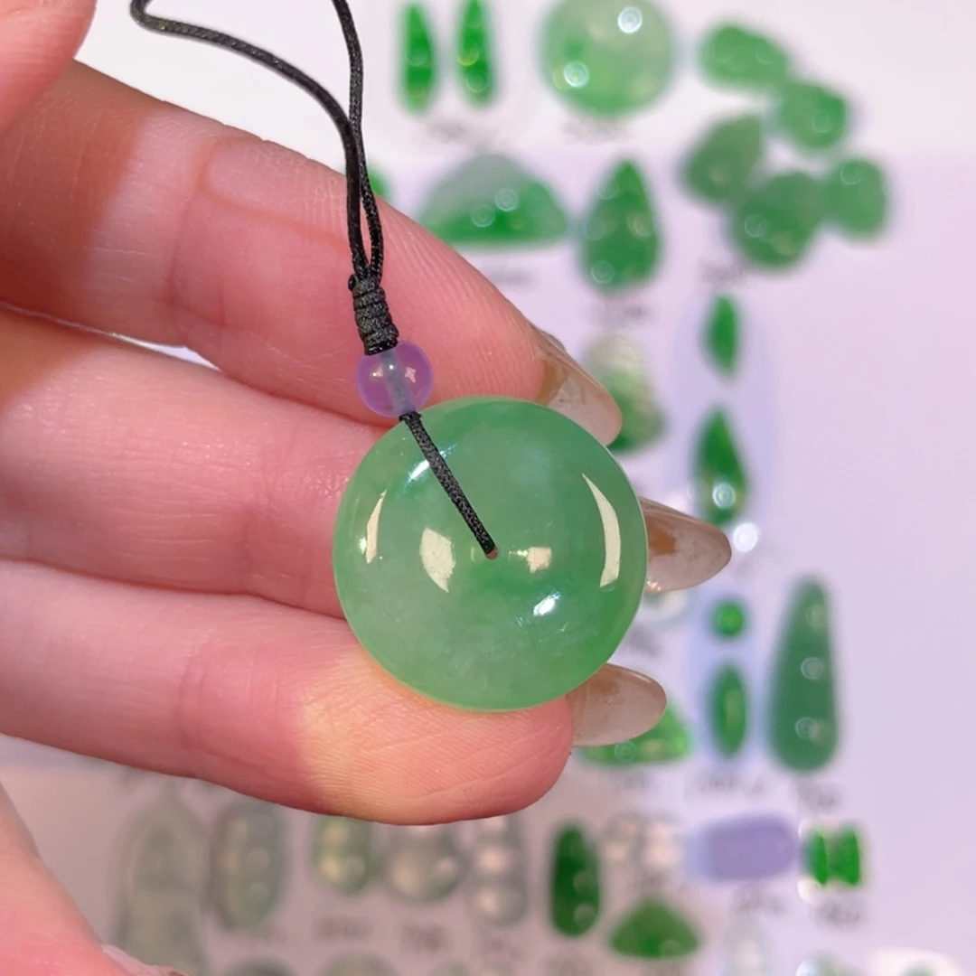 翡翠未镶嵌颈饰裸石