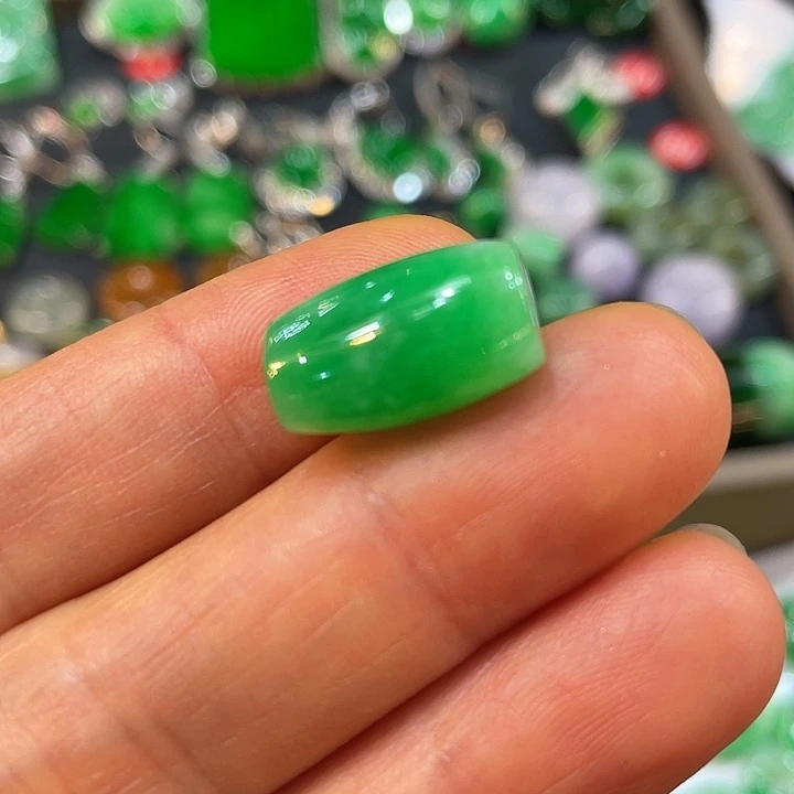 安***心翡翠未镶嵌颈饰桶珠