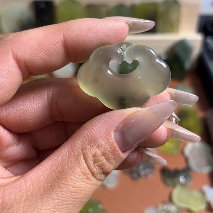 蛇纹石玉合金颈饰